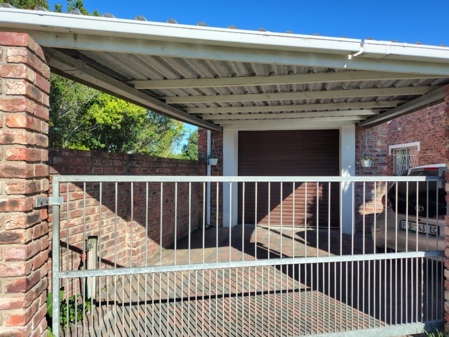 2 Bedroom Property for Sale in Kabega Park Eastern Cape